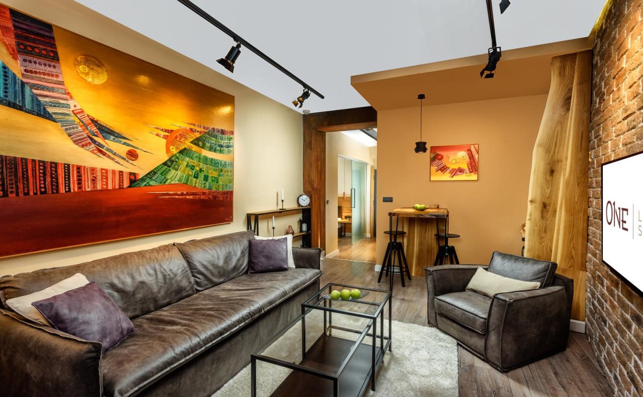 One Luxury Suites 7