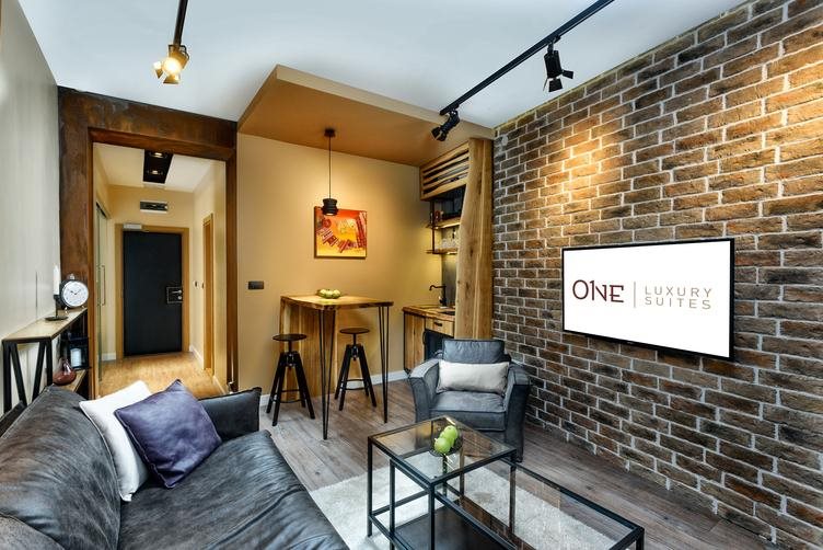 One Luxury Suites 8