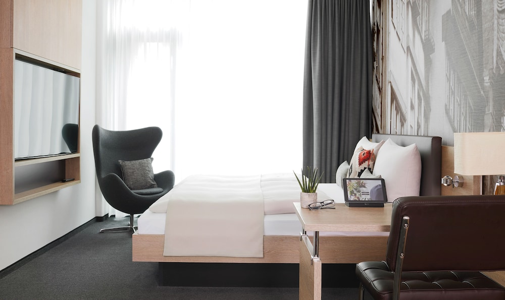 Living Hotel Frankfurt 8