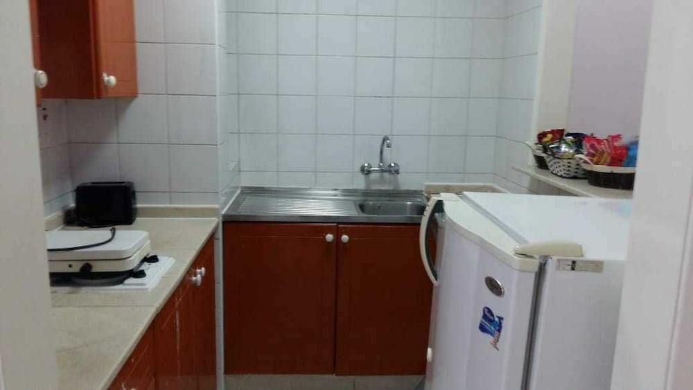 Al Raein Hotel Apartment 24
