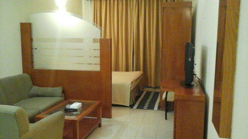 Al Raein Hotel Apartment 6