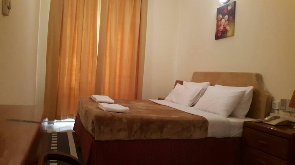 Al Raein Hotel Apartment 11