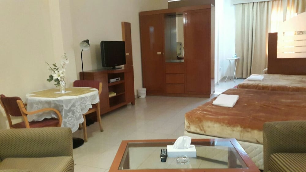 Al Raein Hotel Apartment 1