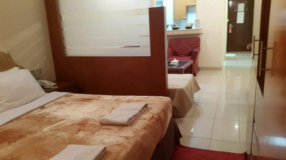 Al Raein Hotel Apartment 19