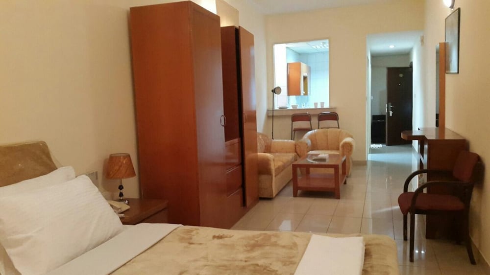 Al Raein Hotel Apartment 17