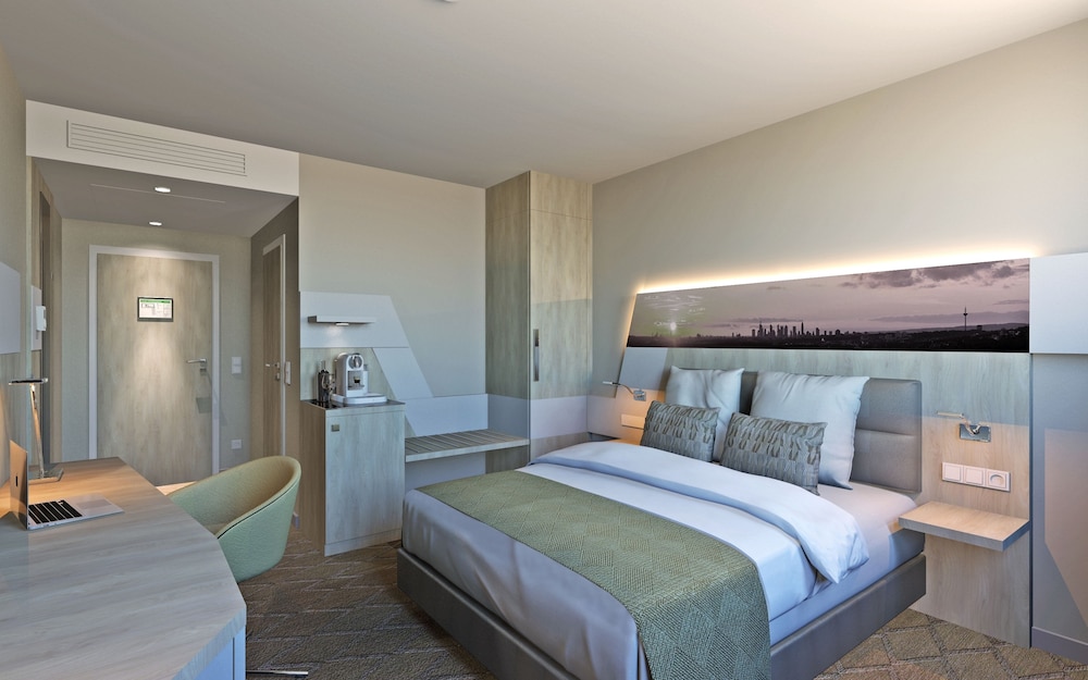 Holiday Inn Frankfurt Airport 4