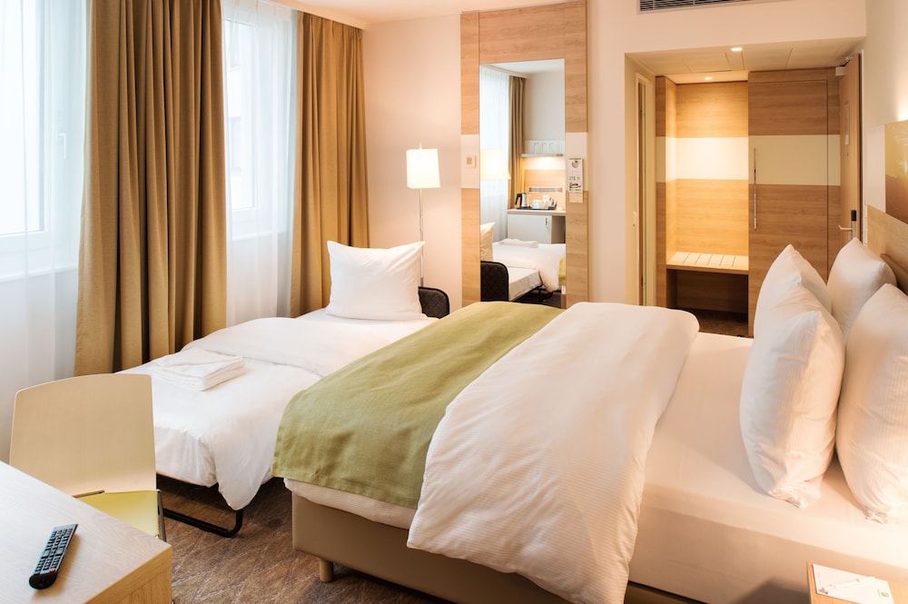 Holiday Inn Frankfurt Airport 19