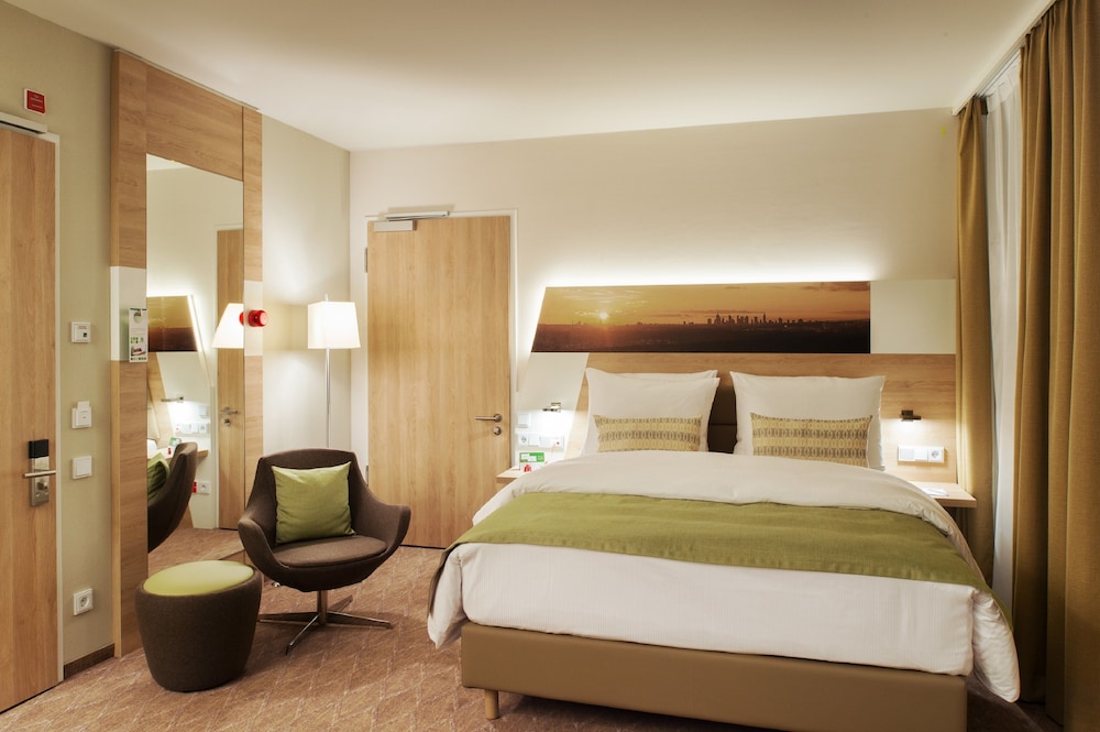 Holiday Inn Frankfurt Airport 22