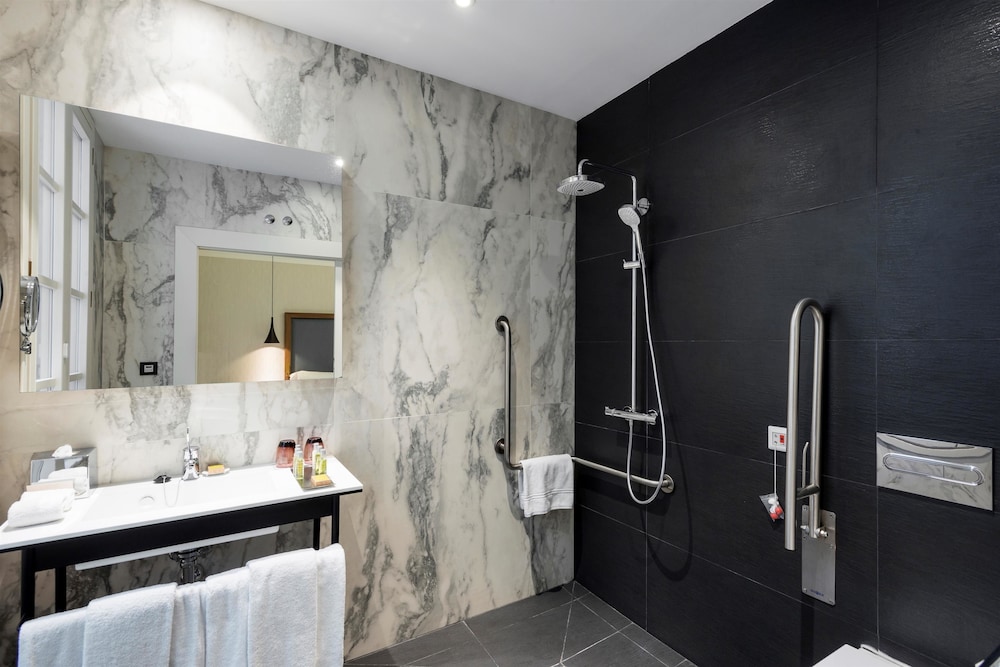 DoubleTree by Hilton Madrid-Prado 17