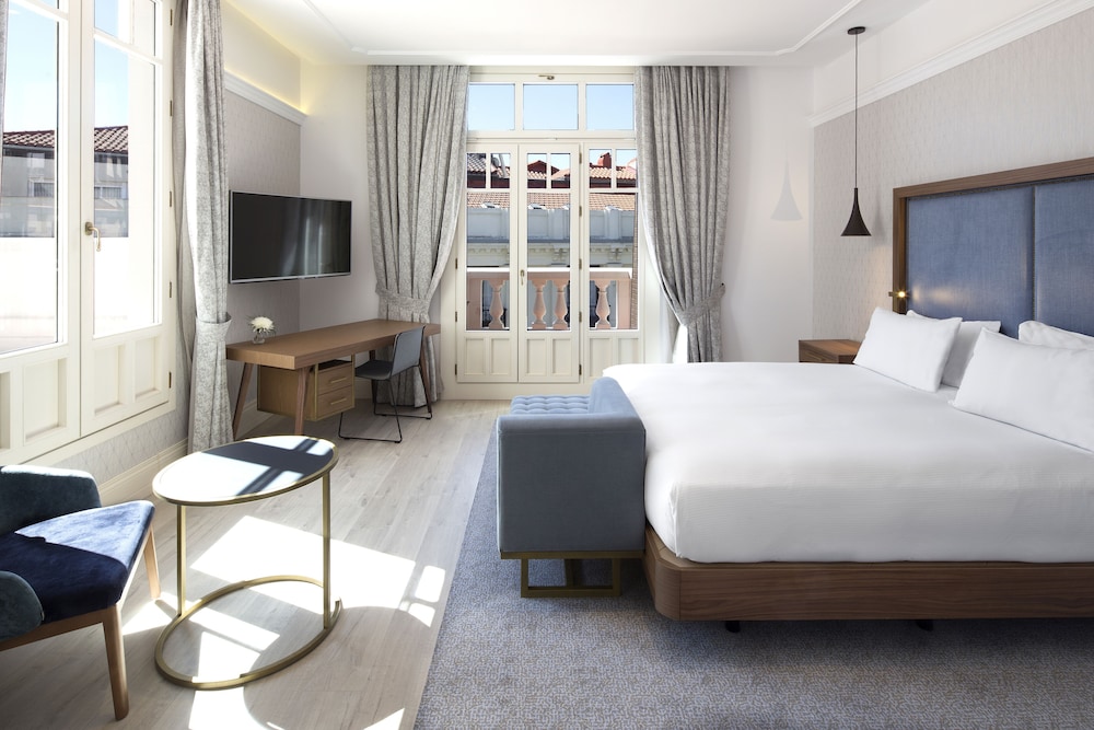 DoubleTree by Hilton Madrid-Prado 8