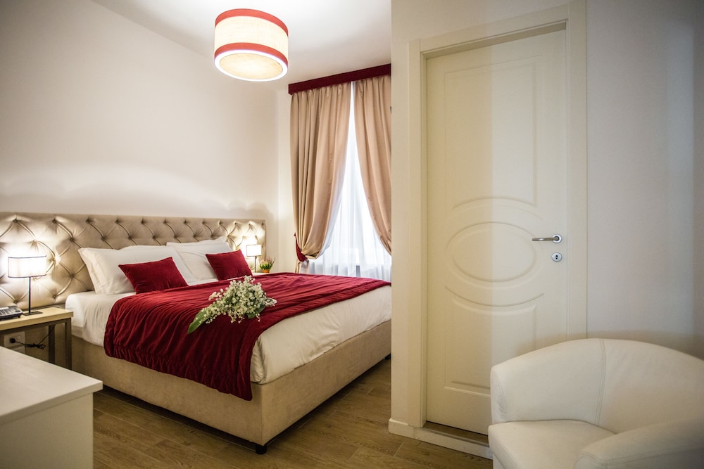 Chic & Town Luxury Rooms 22