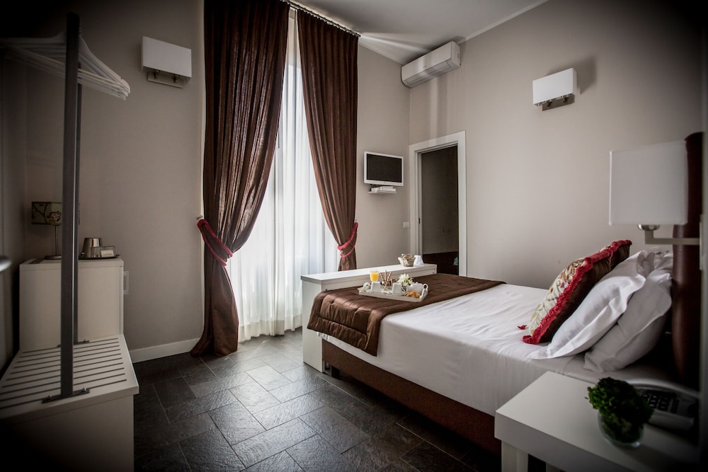 Chic & Town Luxury Rooms 8