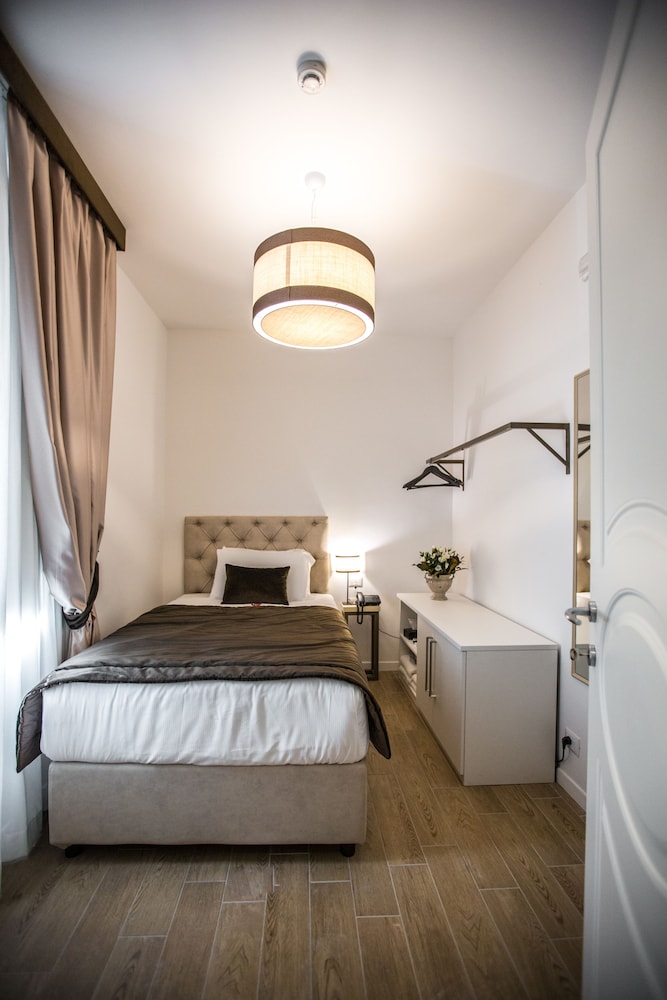 Chic & Town Luxury Rooms 20