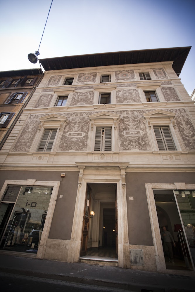 Chic & Town Luxury Rooms 1