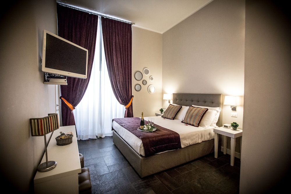 Chic & Town Luxury Rooms 6