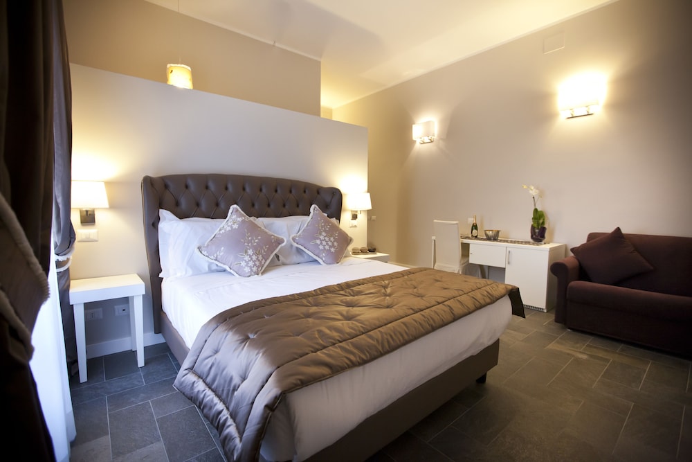Chic & Town Luxury Rooms 4
