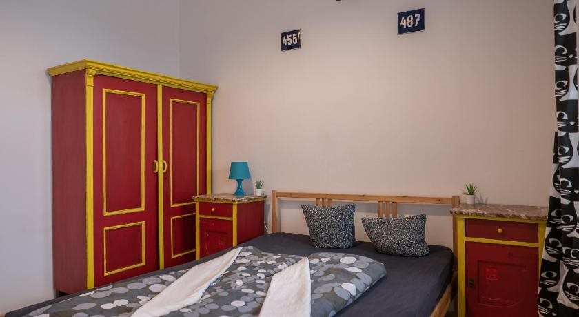 Clown and Bard Hostel 10