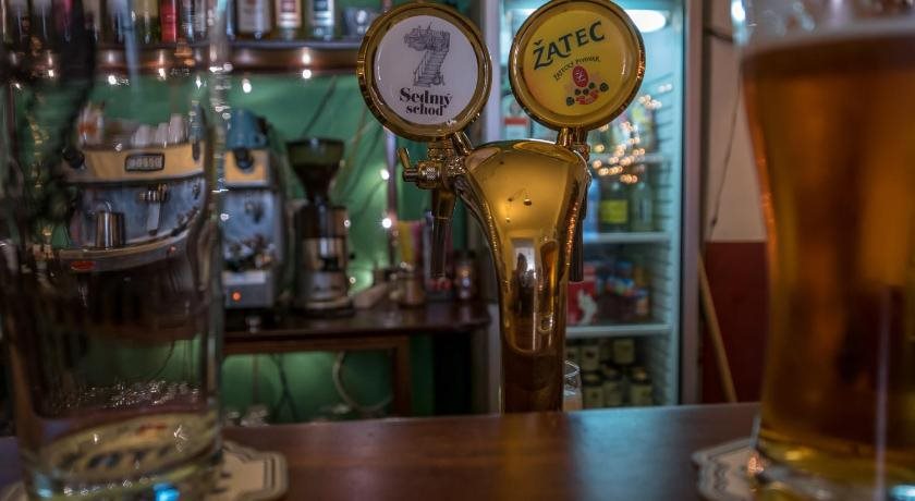 Clown and Bard Hostel 18