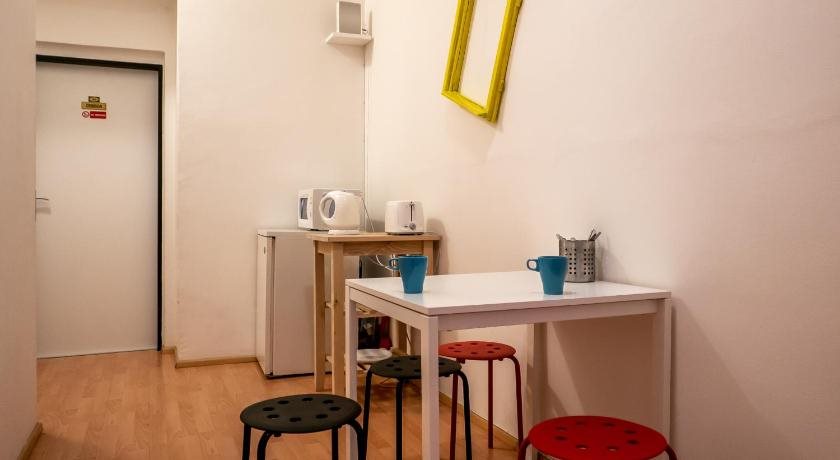Clown and Bard Hostel 21