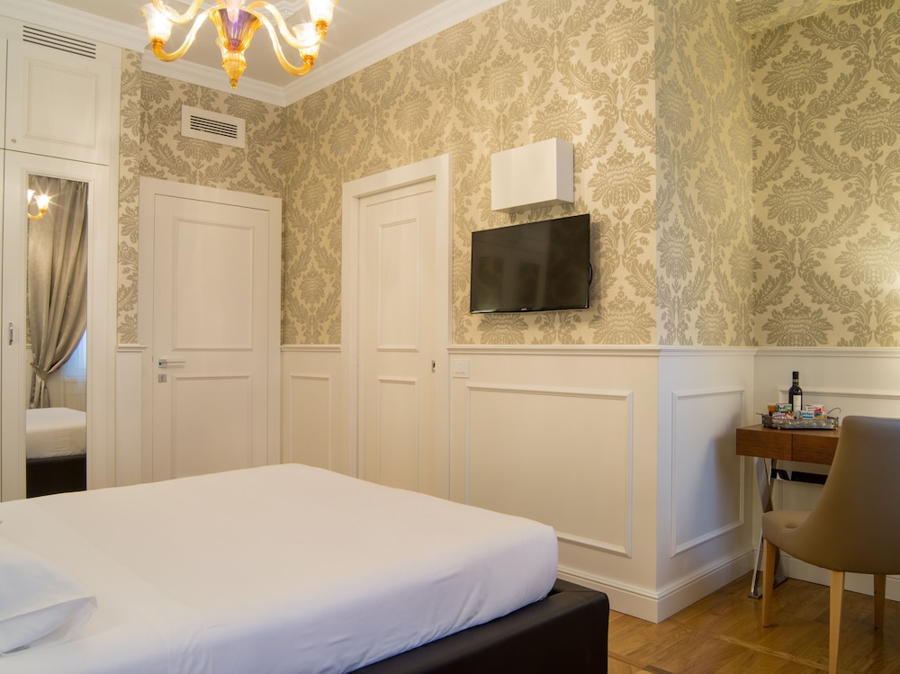 Duomo Rooms 13