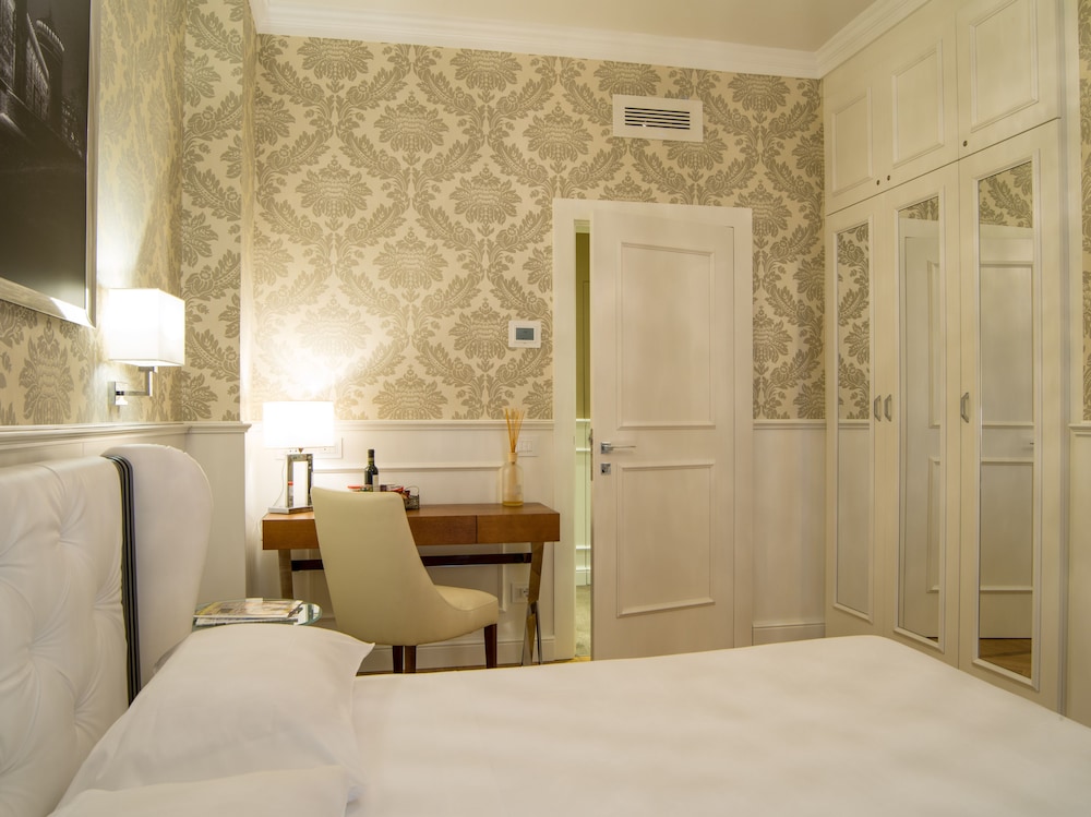 Duomo Rooms 21