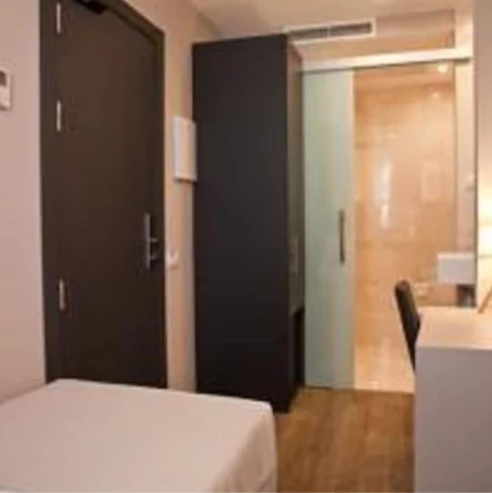 May Ramblas Hotel 9