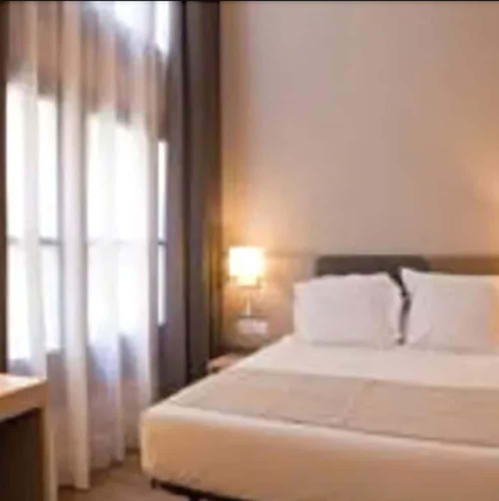 May Ramblas Hotel 13