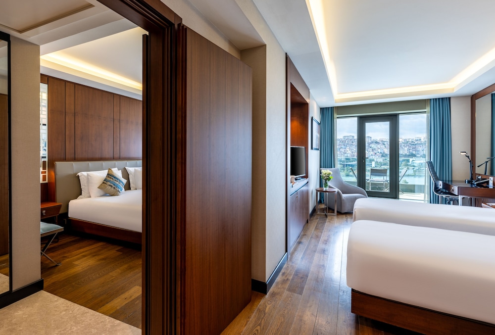 Arise Hotel Golden Horn 24
