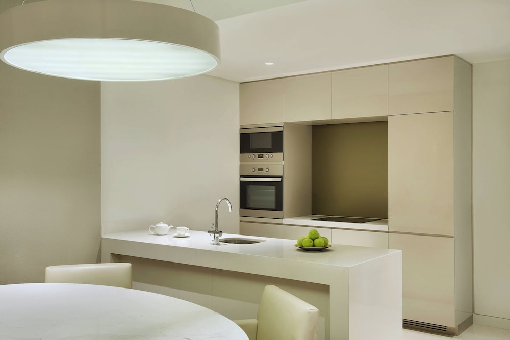 La Ville Hotel & Suites CITY WALK, Dubai, Autograph Collection 15