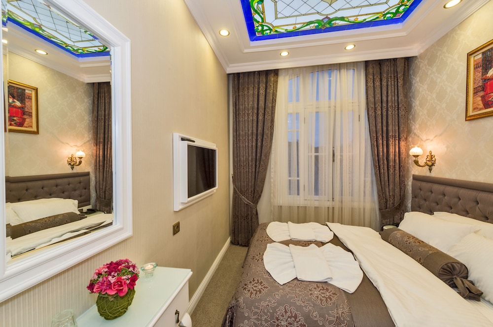 Alpek Hotel 24