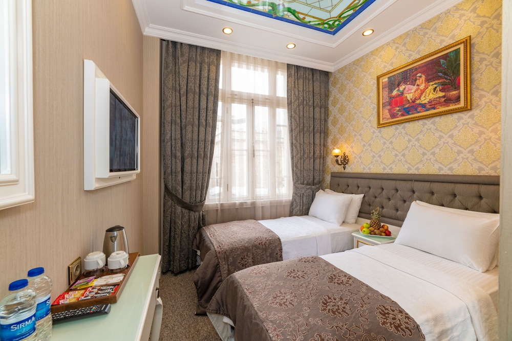Alpek Hotel 8