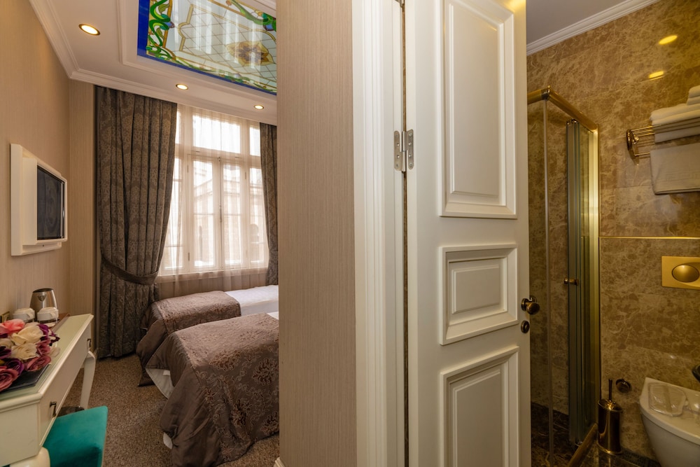 Alpek Hotel 7