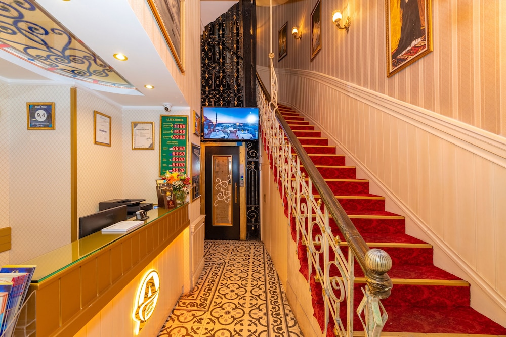 Alpek Hotel 5
