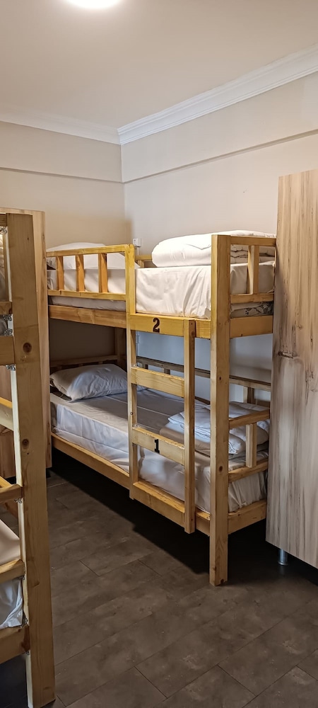 Armis Hostel 10