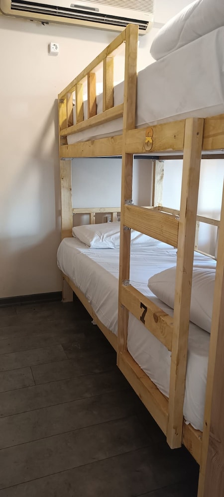 Armis Hostel 1