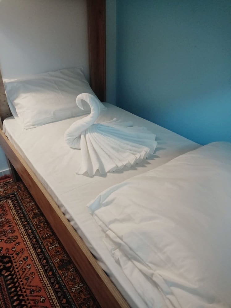 Armis Hostel 3