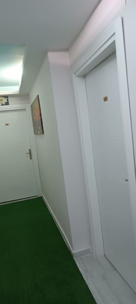 Armis Hostel 14