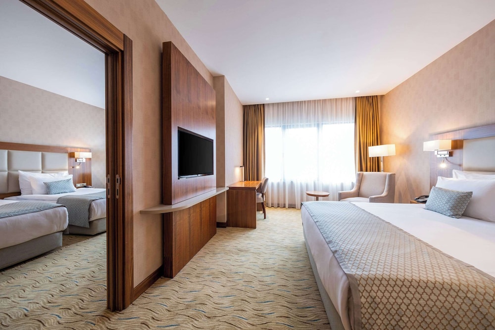 Clarion Hotel Istanbul Mahmutbey 23