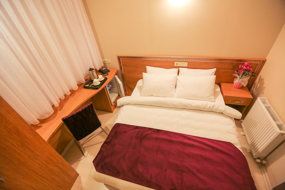 Grand Istanbul Airport Hotel 8