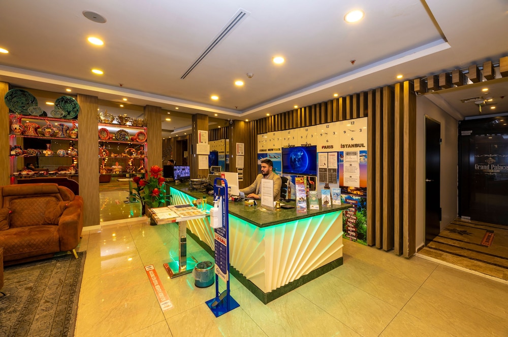 Grand Palace Hotel 10