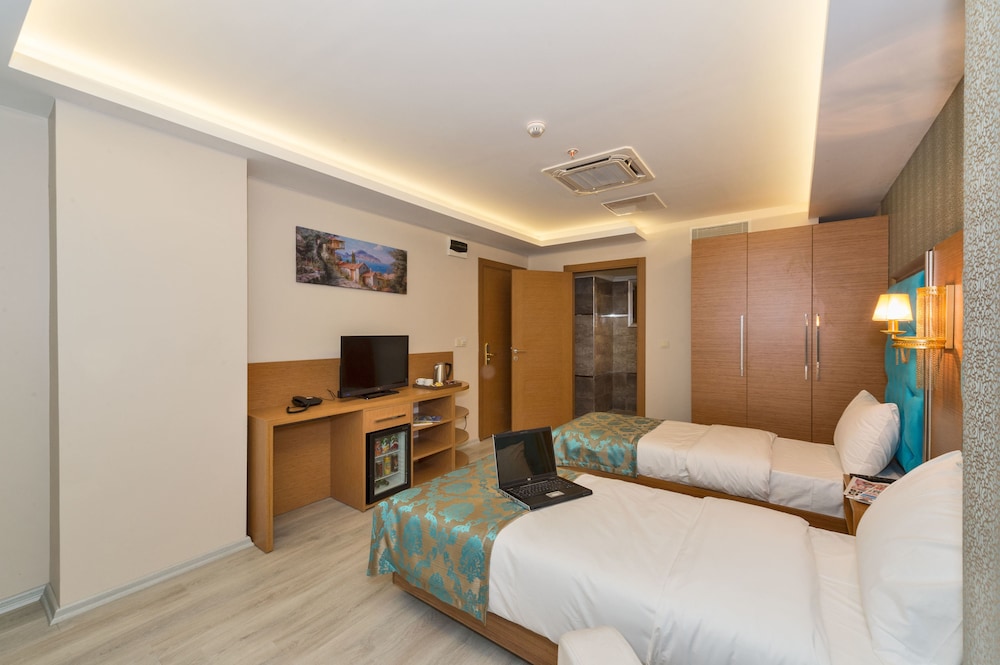 Grand Palace Hotel 12