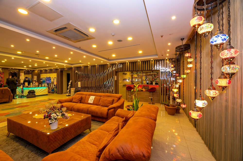 Grand Palace Hotel 5