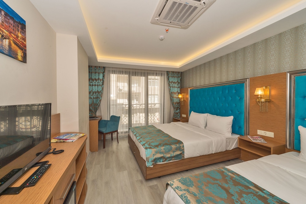 Grand Palace Hotel 22