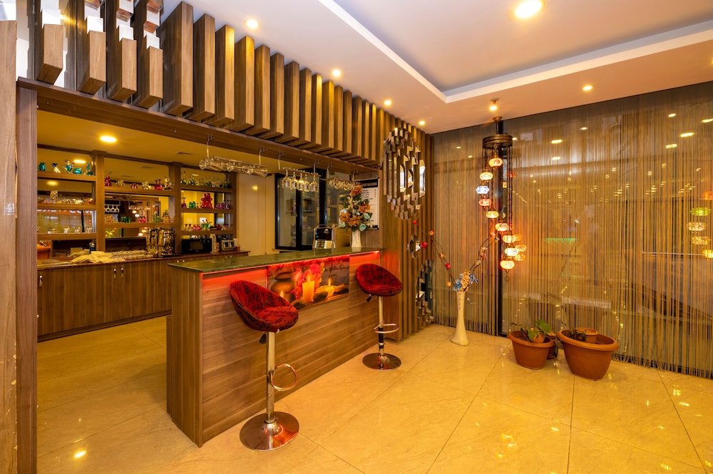 Grand Palace Hotel 3