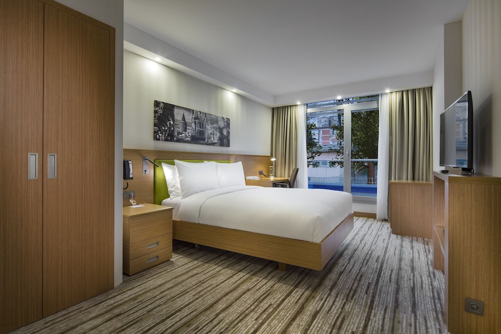 Hampton by Hilton Istanbul Atakoy 9