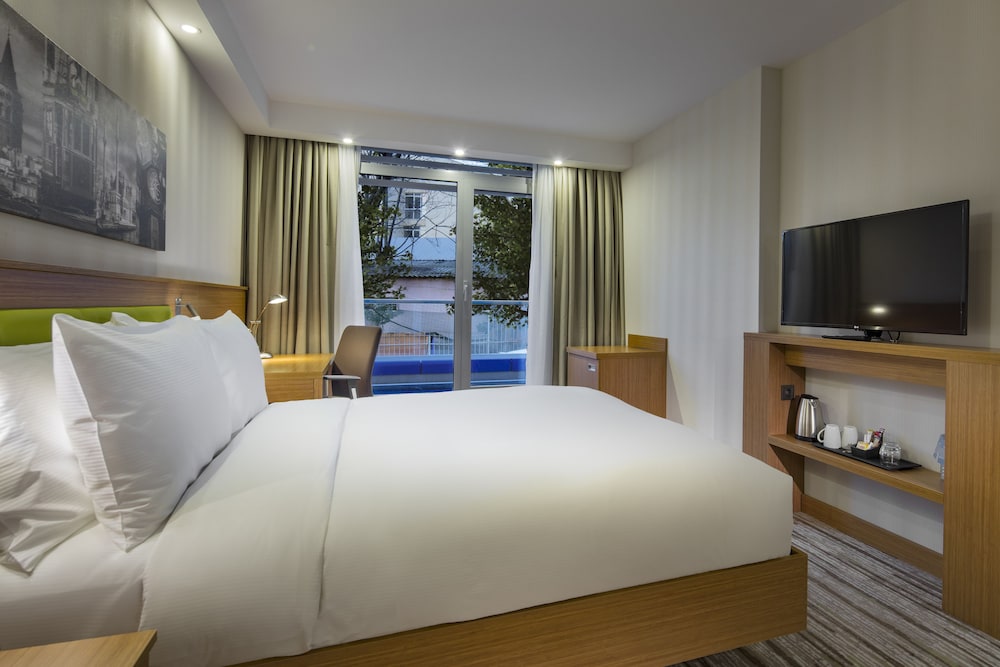 Hampton by Hilton Istanbul Atakoy 8