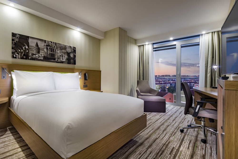 Hampton by Hilton Istanbul Atakoy 12