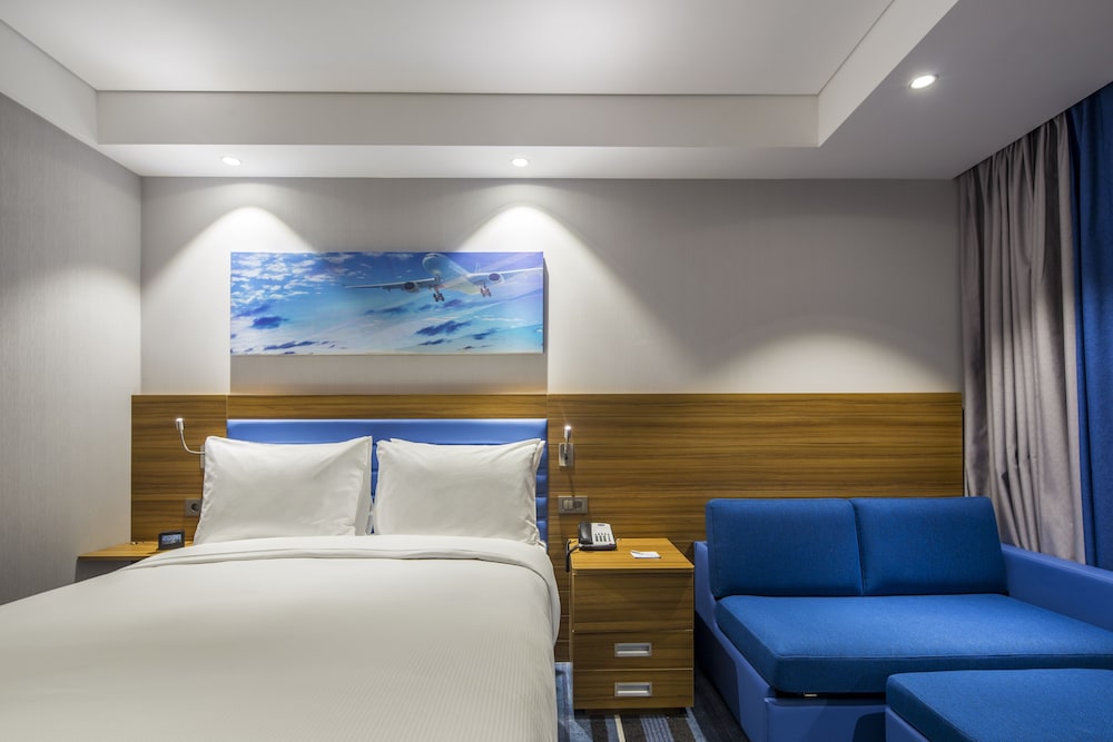 Hampton by Hilton Istanbul Kurtkoy 11