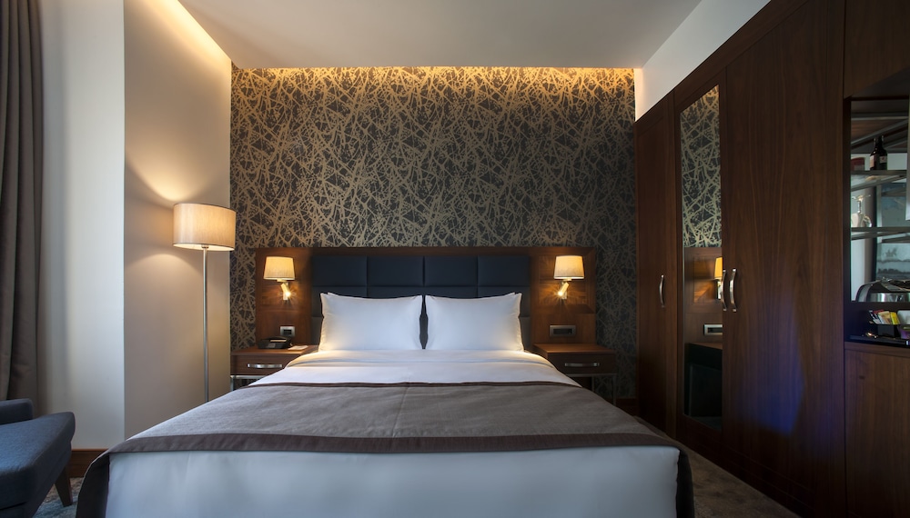 Holiday Inn Istanbul Tuzla Bay 3
