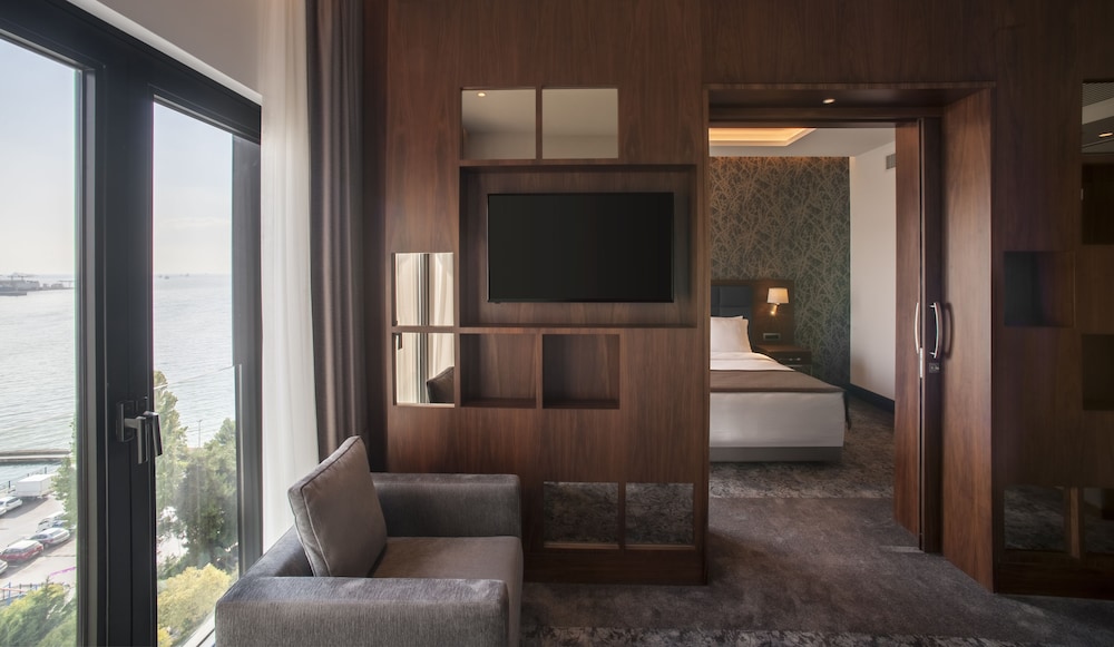 Holiday Inn Istanbul Tuzla Bay 7